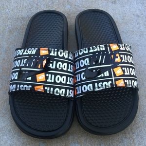 💐🏵️🍄🌼☘️🌵🌈🌴🪺 Spring Sale! Men's Nike Benassi Just Do It Slide Size 10